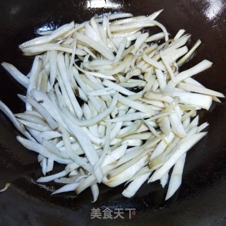 Fried Pleurotus Eryngii with Sliced Pork recipe