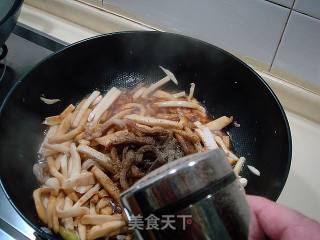 Braised Udon Noodles with Fresh Mushrooms recipe