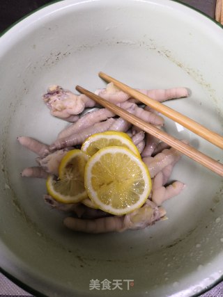 Chicken Feet with Lemon Wild Pepper recipe