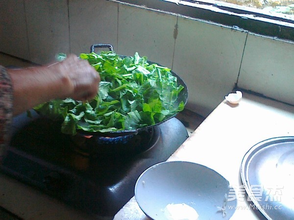 Stir-fried Radish Leaves recipe