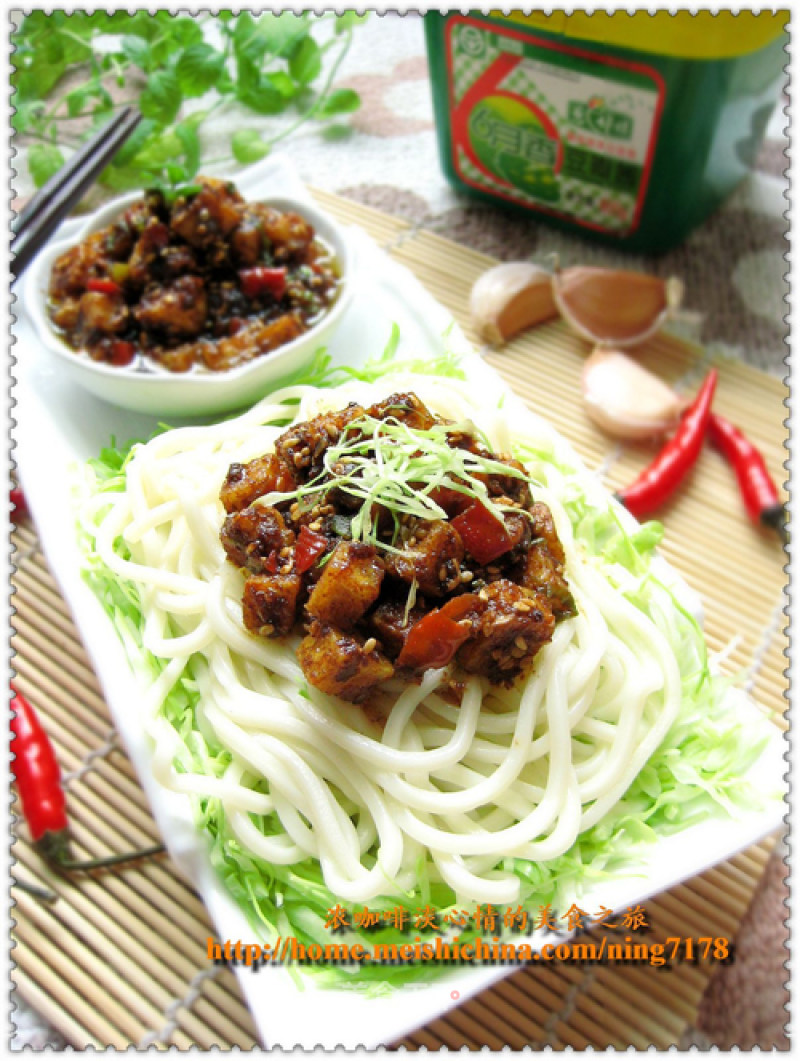 Vegetarian Diced Pork Noodles with Chopped Chili Sauce recipe