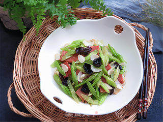 Stir-fried Lily with Celery Ham recipe