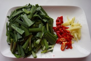 [tianjin] Stir-fried River Prawns with Leek recipe