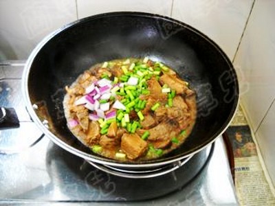 Braised Noodles with Pork Ribs recipe