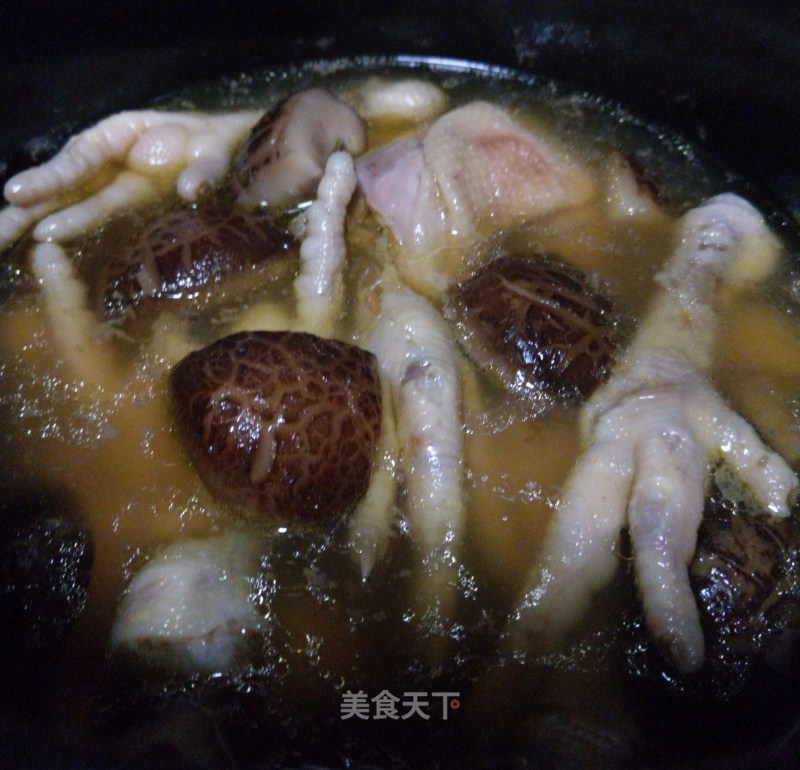 Mushroom Chicken Feet Soup recipe