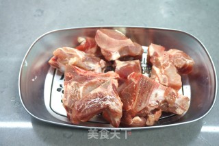 Pork Spine Stewed Radish recipe