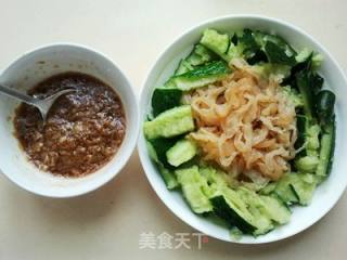 That Touch of Emerald Green ---- Cold Jellyfish Cucumber recipe