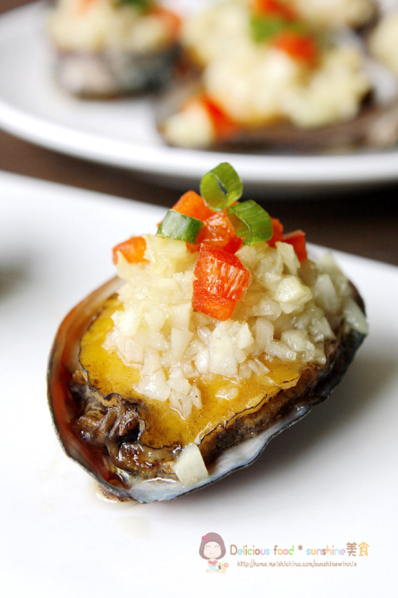 Easy to Cook Seafood-----grilled Abalone with Garlic recipe
