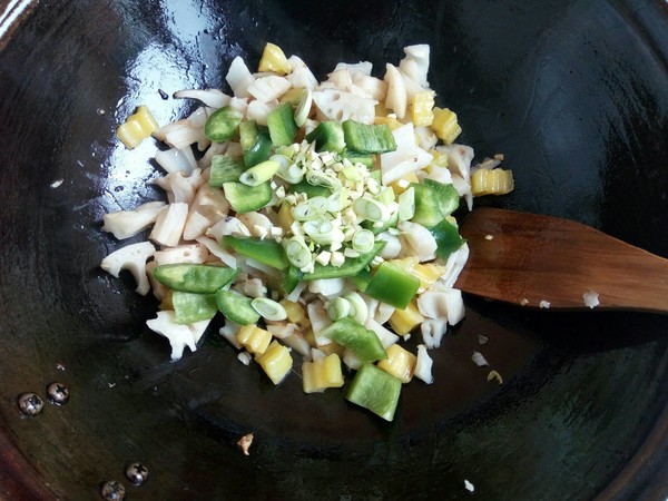 Stir-fried Lotus Root with Red Kidney Beans recipe