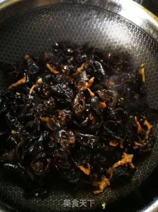 Fried Fungus with Shredded Pork recipe