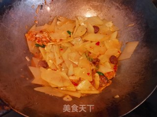 Fried Potato Chips with Spicy Cabbage recipe