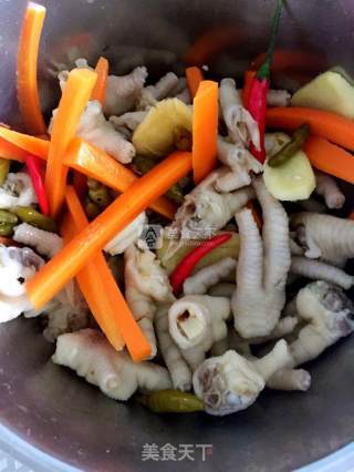 Pickled Pepper Chicken Feet recipe