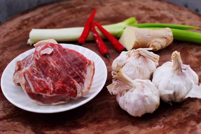 Braised Beef Stew with Garlic recipe