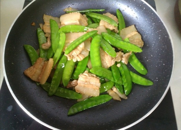 Fried Pork with Snow Pea recipe