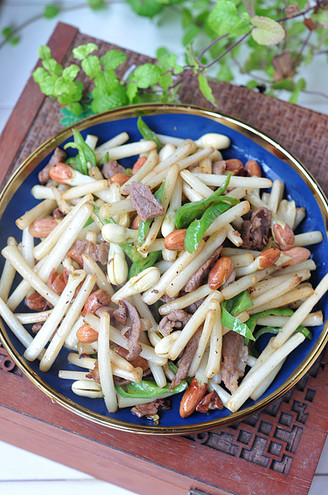 Fried Pork with Peanut Sprouts recipe