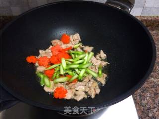 Stir-fried Pork with Double-ear Cauliflower recipe