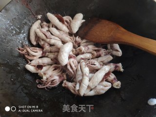 Stir-fried Squid with Meat, Meat and Vegetables recipe