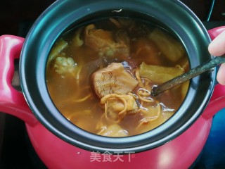 Hericium, Cordyceps Flower and Bamboo Fungus Pork Rib Soup recipe