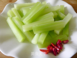 [refreshing Cold Dish] Vegetables are High in Nutrition When Eaten Raw---simmered Green Bamboo Shoots recipe