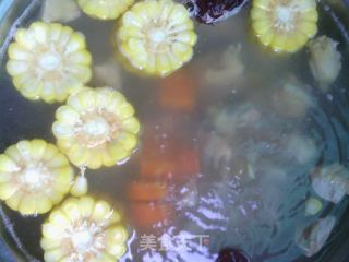 The Soup is Watery in The Bitter Summer-corn Lettuce Stewed Chicken Soup recipe