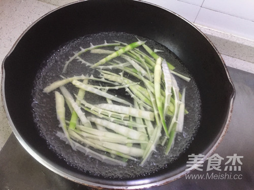 Shredded Pork with Spring Bamboo Shoots and Watercress recipe