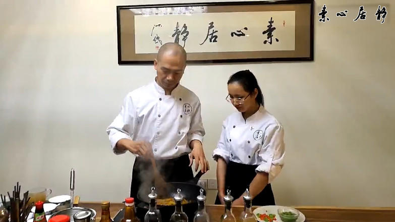 Hot Spicy Casserole Stewed Sumo Carrot Sticks~zhuang Qingshan recipe