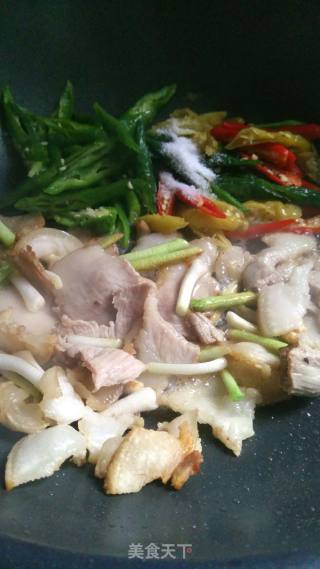 Stir-fried Pork Pork with Pickled Peppers recipe