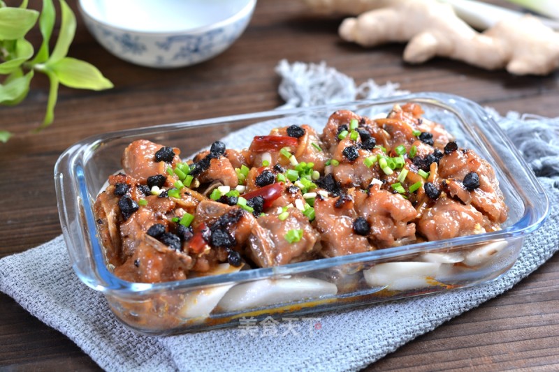 Black Soy Pork Ribs and Taro recipe