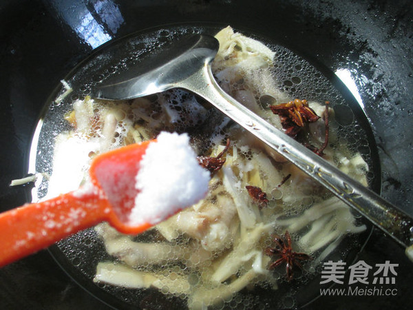 Braised Chicken Feet with Bamboo Shoots recipe