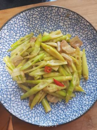 Stir-fried Spring Bamboo Shoots with Pork Belly recipe