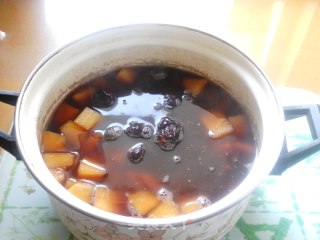 Sweet Soup with Papaya, Red Bean and Longan recipe