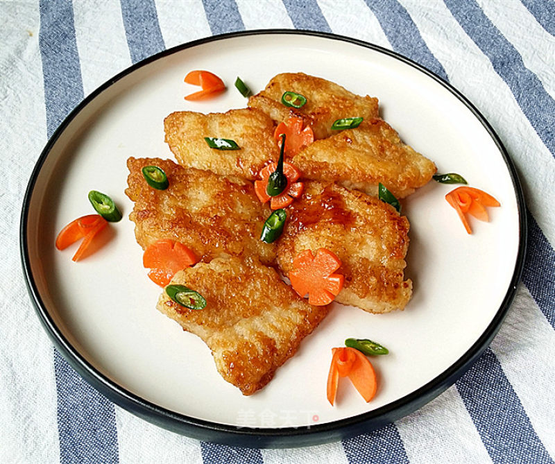 Pan-fried Pansa Fish with Salad Sauce