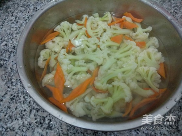 Vegetarian Stir-fried Organic Cauliflower recipe