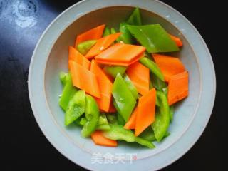 Stir Fried Fungus with Carrots recipe