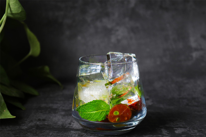 Sour Plum Green Orange Iced Black Tea recipe