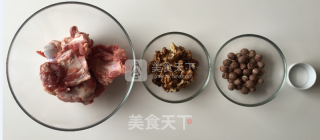 Walnut Lotus Seed Pork Bone Pot recipe