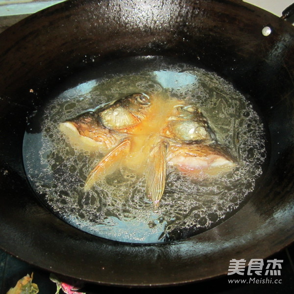 Fish Head Stewed Noodles recipe