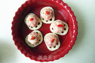 Steamed Meatballs with Lotus Root recipe