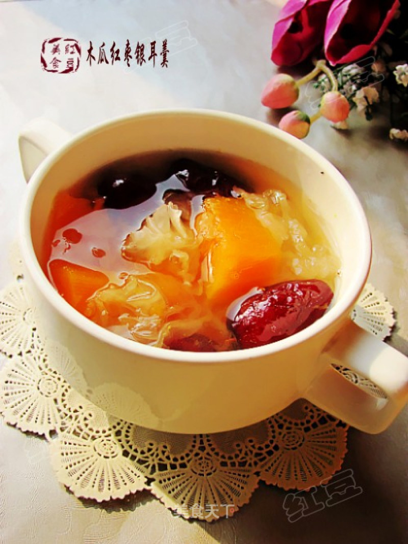 Papaya, Red Dates and Tremella Soup recipe