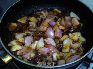 Twice-cooked Pork Roasted Lotus Root Slices recipe