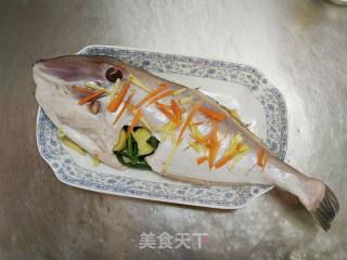 Steamed and Skinned Fish in Soy Sauce recipe