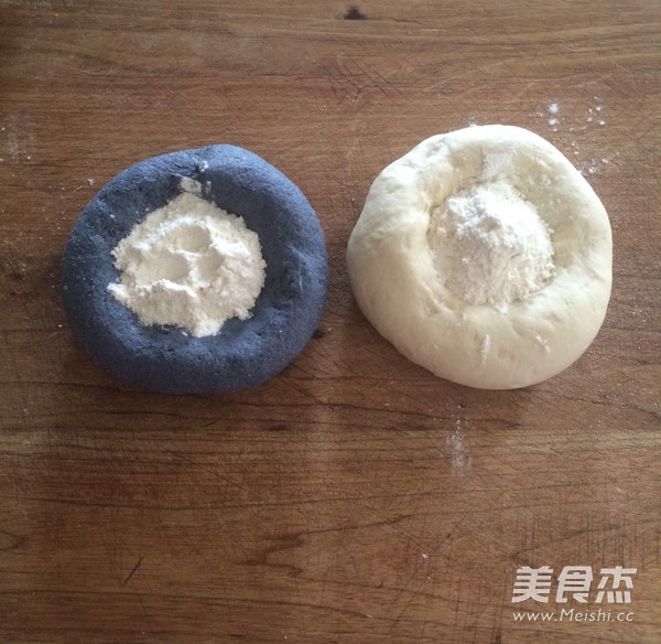 Two-color Wishful Steamed Buns recipe