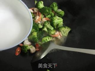 Fried Shrimp Balls with Broccoli recipe