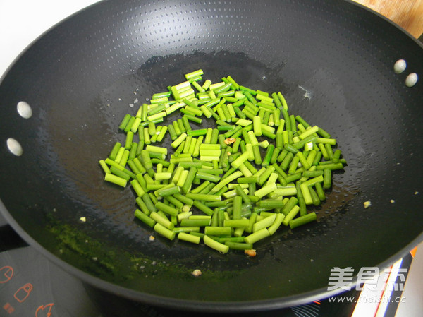Fried Rice with Egg Garlic Sprouts recipe