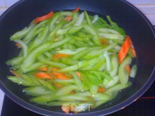 Celery Simmered with Tofu recipe