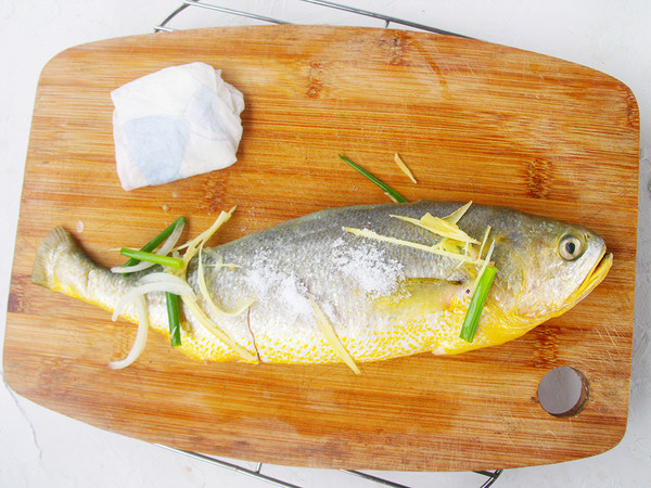 Paper Wrapped Yellow Croaker recipe