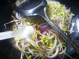Fried Soy Sprouts with Purple Onion recipe