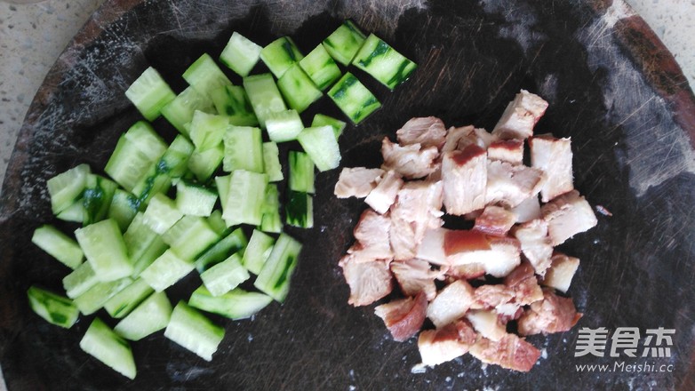 Stir-fried Braised Pork with Yam Cucumber recipe