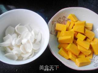Dried Fresh Lily Pumpkin Soup recipe