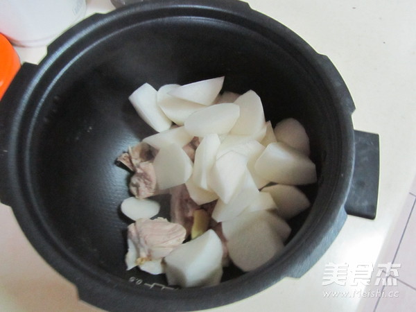 White Radish Ribs Soup recipe